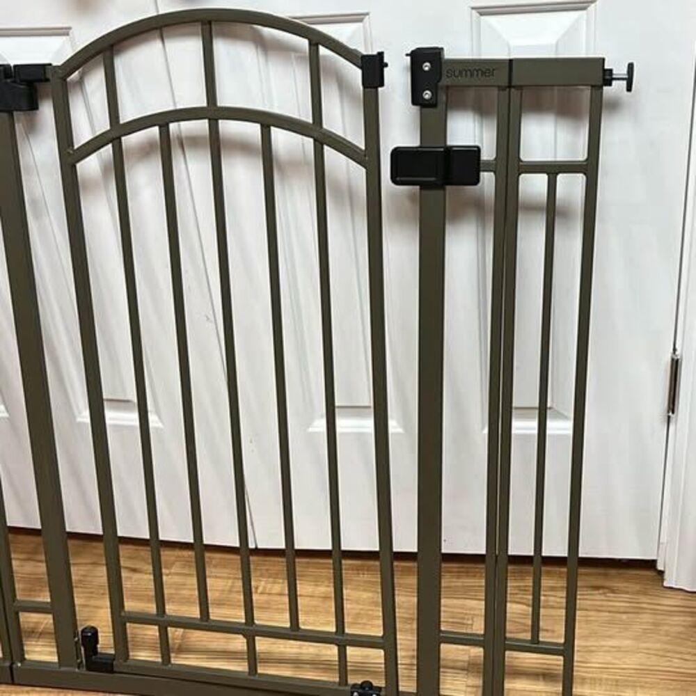 Summer by Ingenuity Doorway 48W Series Dog Gate, Bronze
